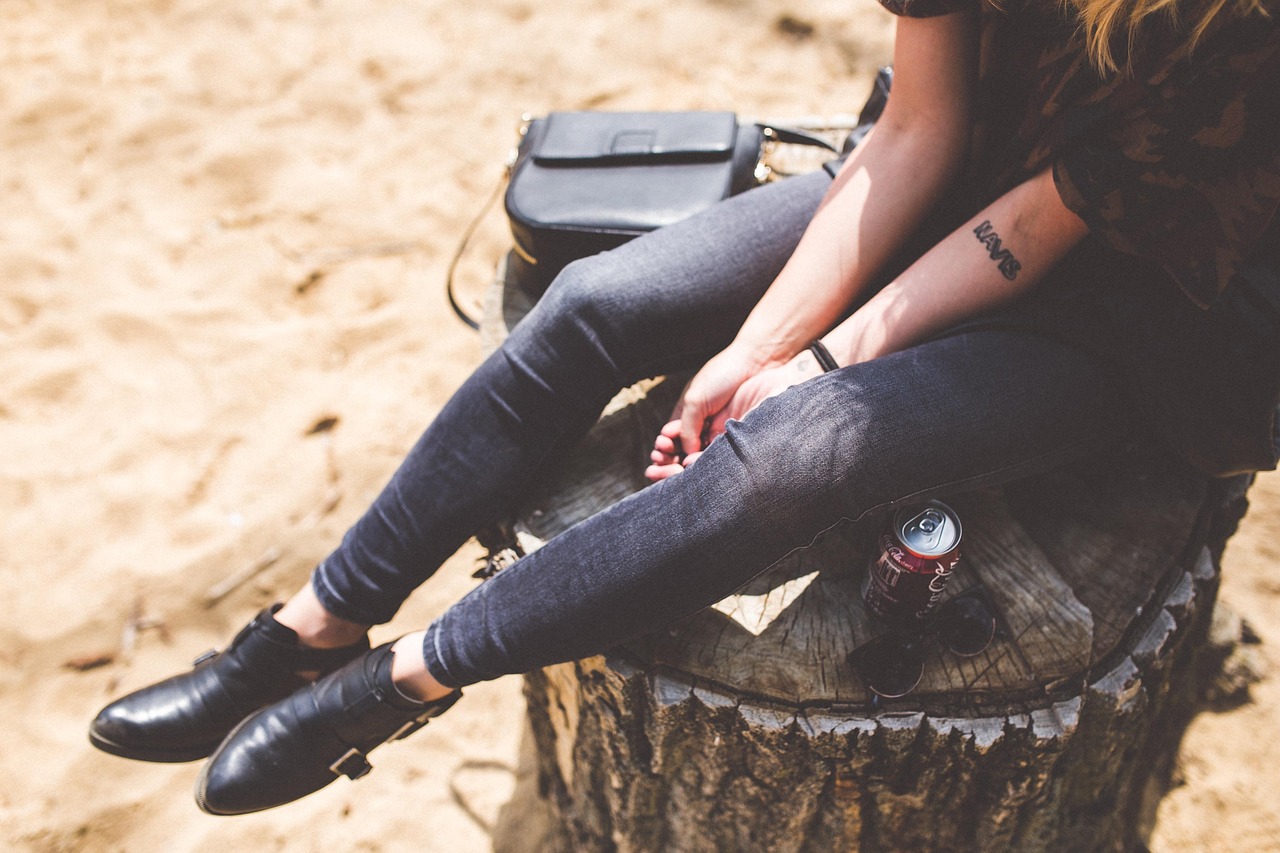 girl, hipster, fashion, blog, blogger, website, mockup, slider, young, woman, nature, female, lifestyle, people, summer, portrait, trendy, youth, happy, fun, person, style, urban, model, adult, casual, hair, outdoor, cute, sunglasses, leisure, vintage, attractive, white, stylish, teenage, city, glasses, toned